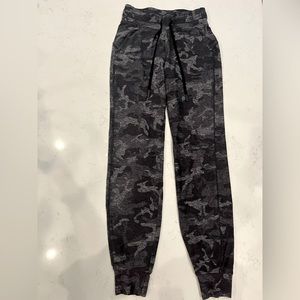 Lululemon Ready to Rulu High-Rise Jogger *Full length size 6